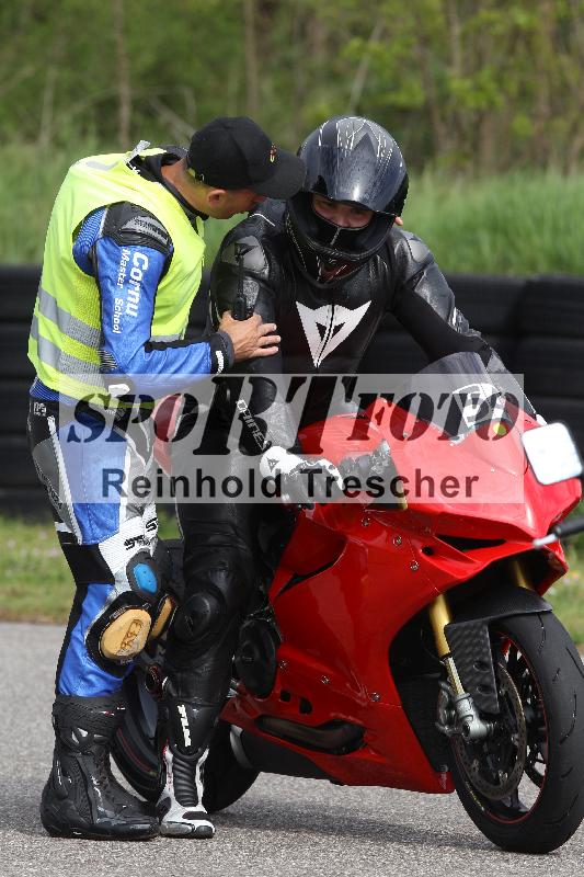 Archiv-2025/10 23.04.2025 Cornu Master School ADR/rot-rouge/54